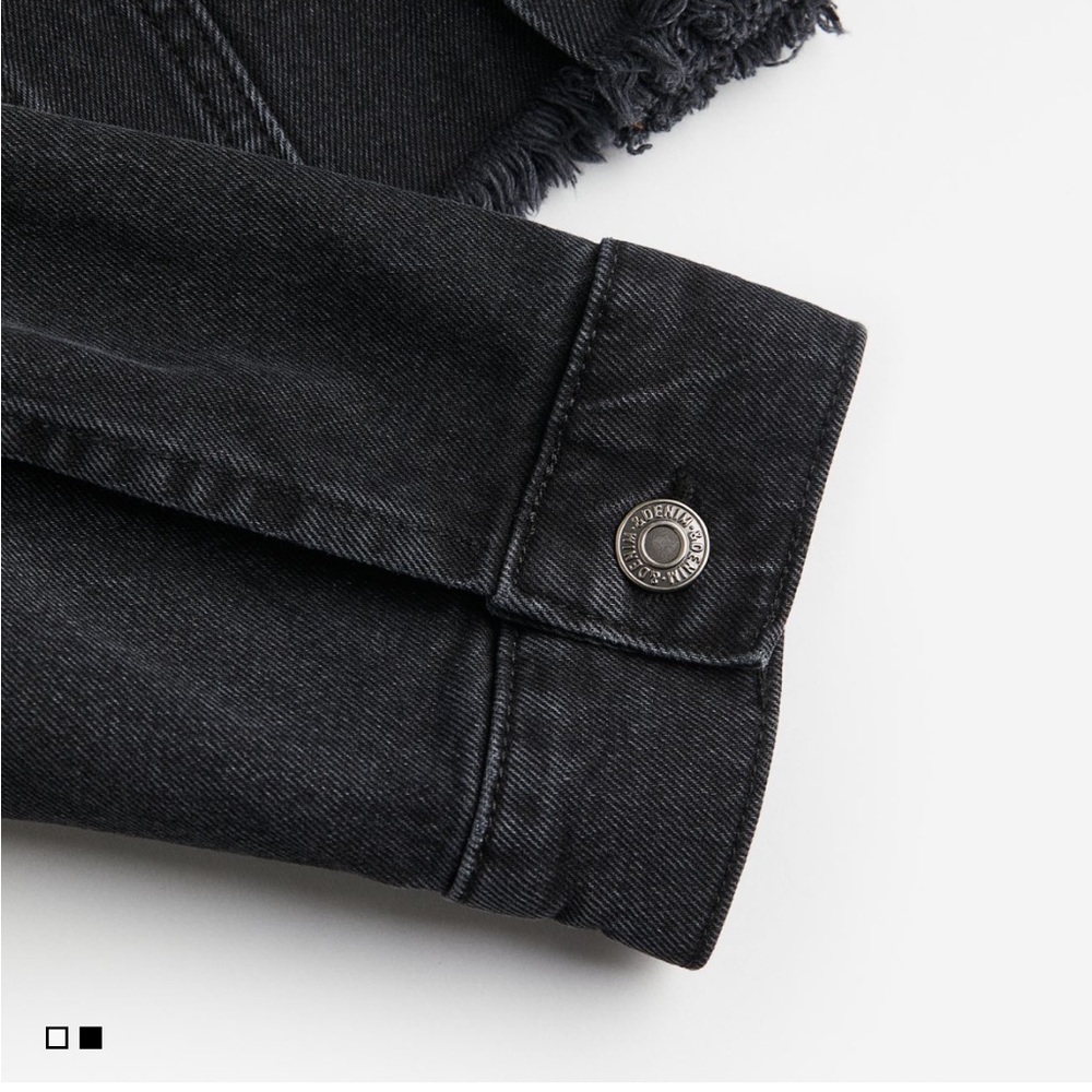 OVERSIZED fits like M denim jacket - Picture 9 of 9